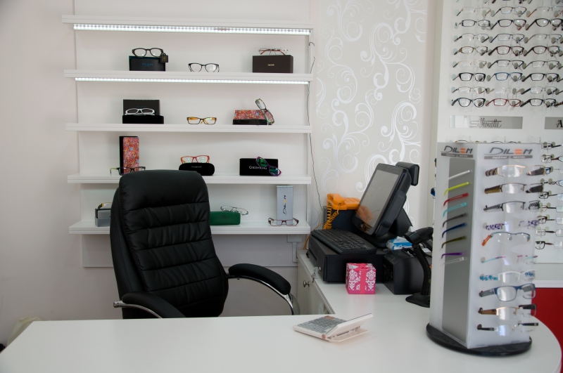 opticien-UTELLE-min_spectacle-office-furniture-room-interior-design-design-809392-pxhere.com